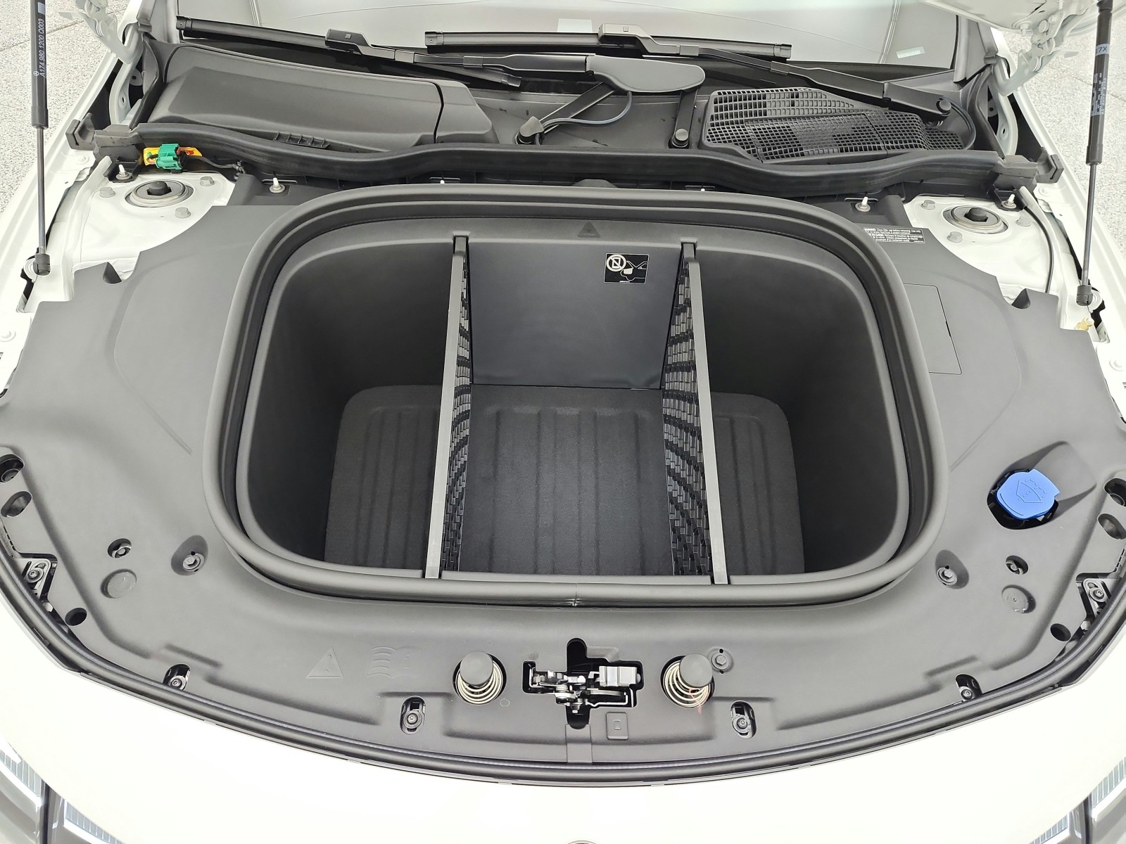 New 2027 Polar White Mercedes-Benz CLA 250+ Electric RWD image 12