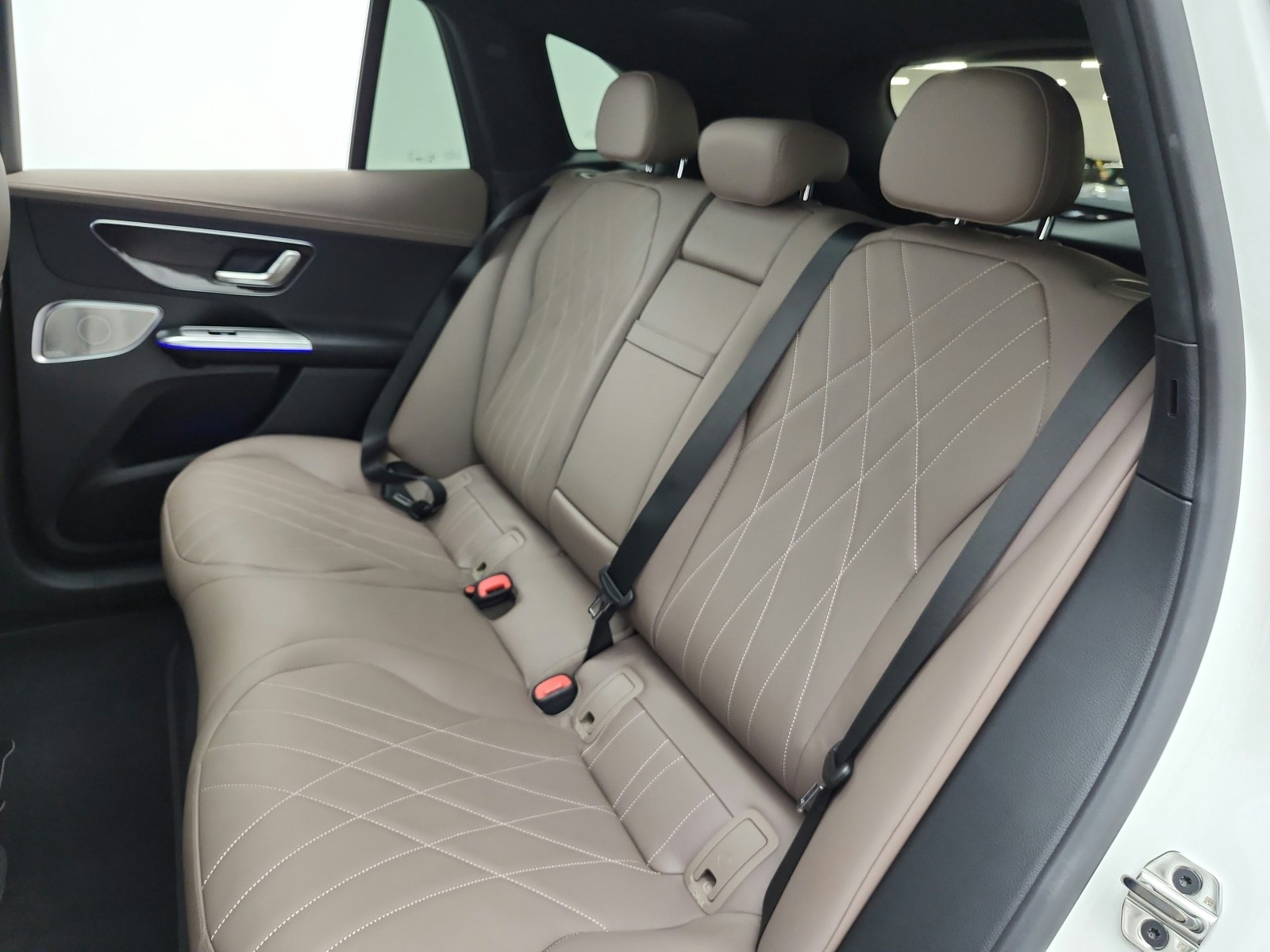 New 2027 Polar White Mercedes-Benz EQE 320+ SUV image 11