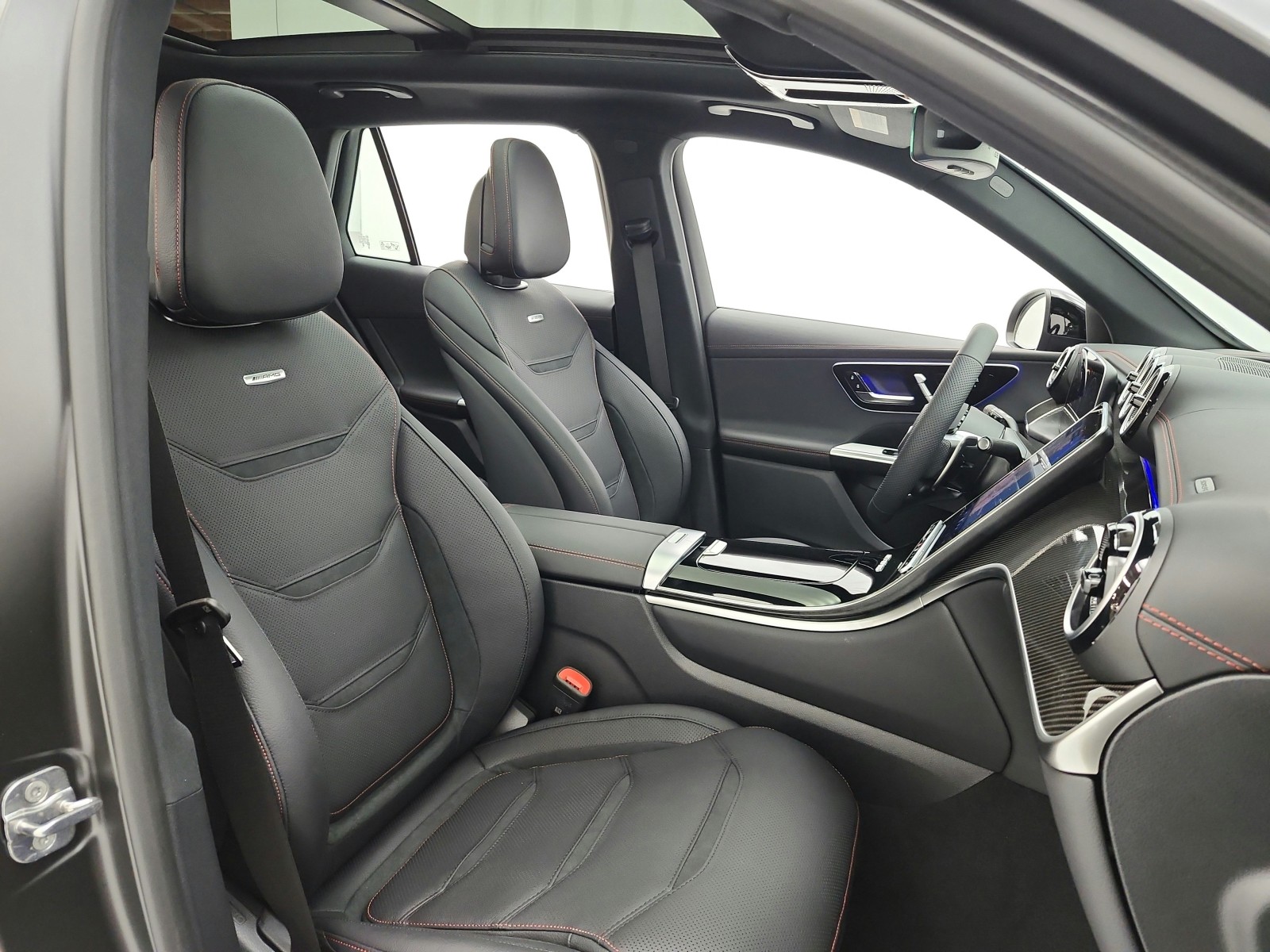 New 2026 MANUFAKTUR Graphite Grey Magno Mercedes-Benz AMG® GLC 43 image 15