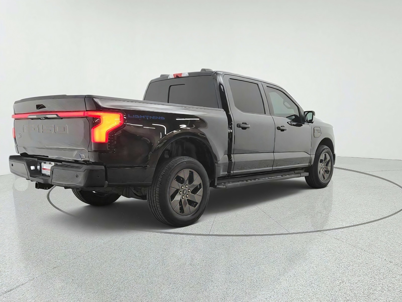 Used 2022 Agate Black Metallic Ford LARIAT image 5
