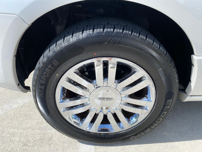 2010 Lincoln Navigator 4WD SUNROOF LOW MILES 31,209 in , 