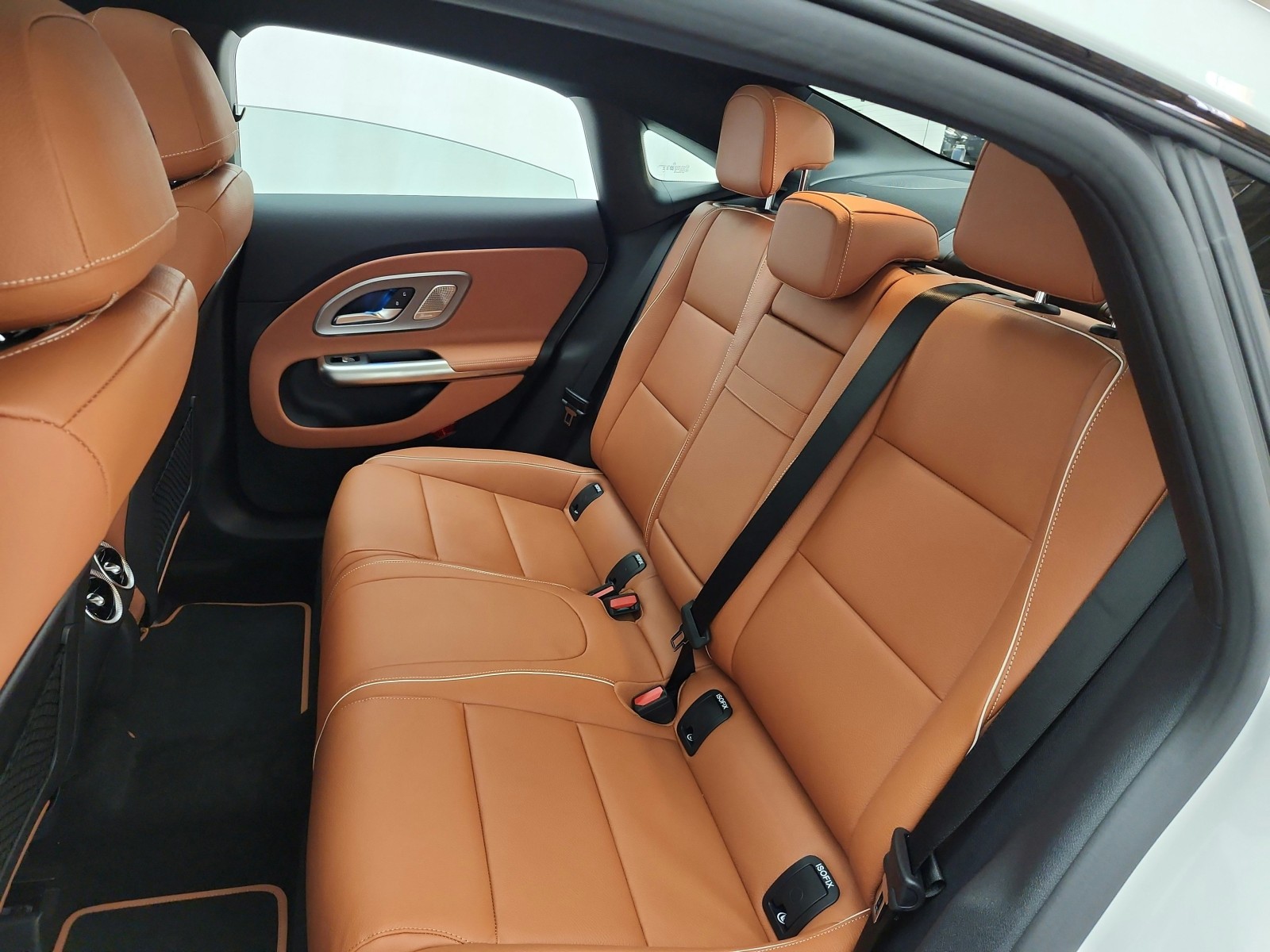 New 2027 Polar White Mercedes-Benz CLA 220 Hybrid FWD image 11
