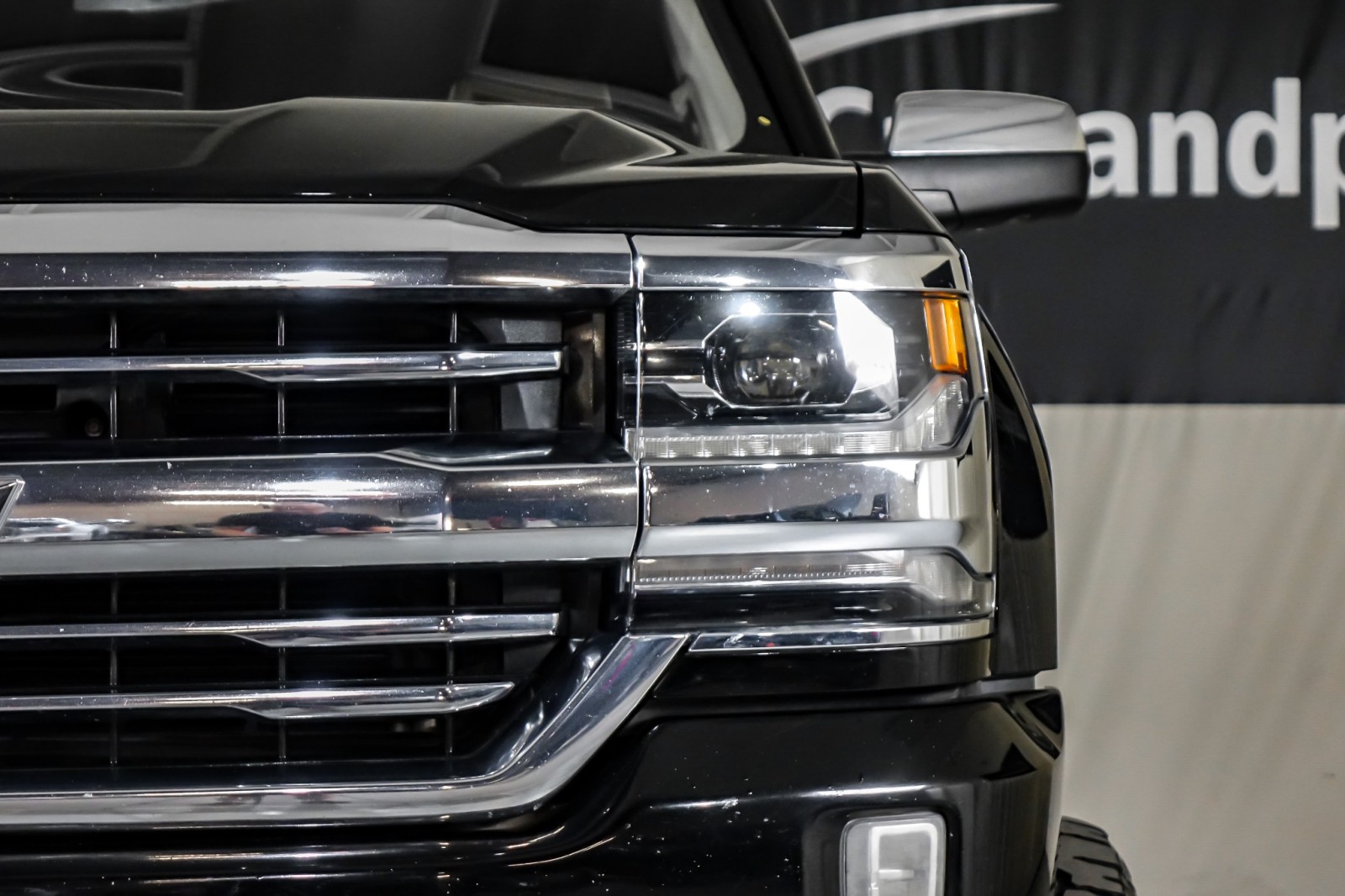 2018 Chevrolet Silverado 1500 High Country 38