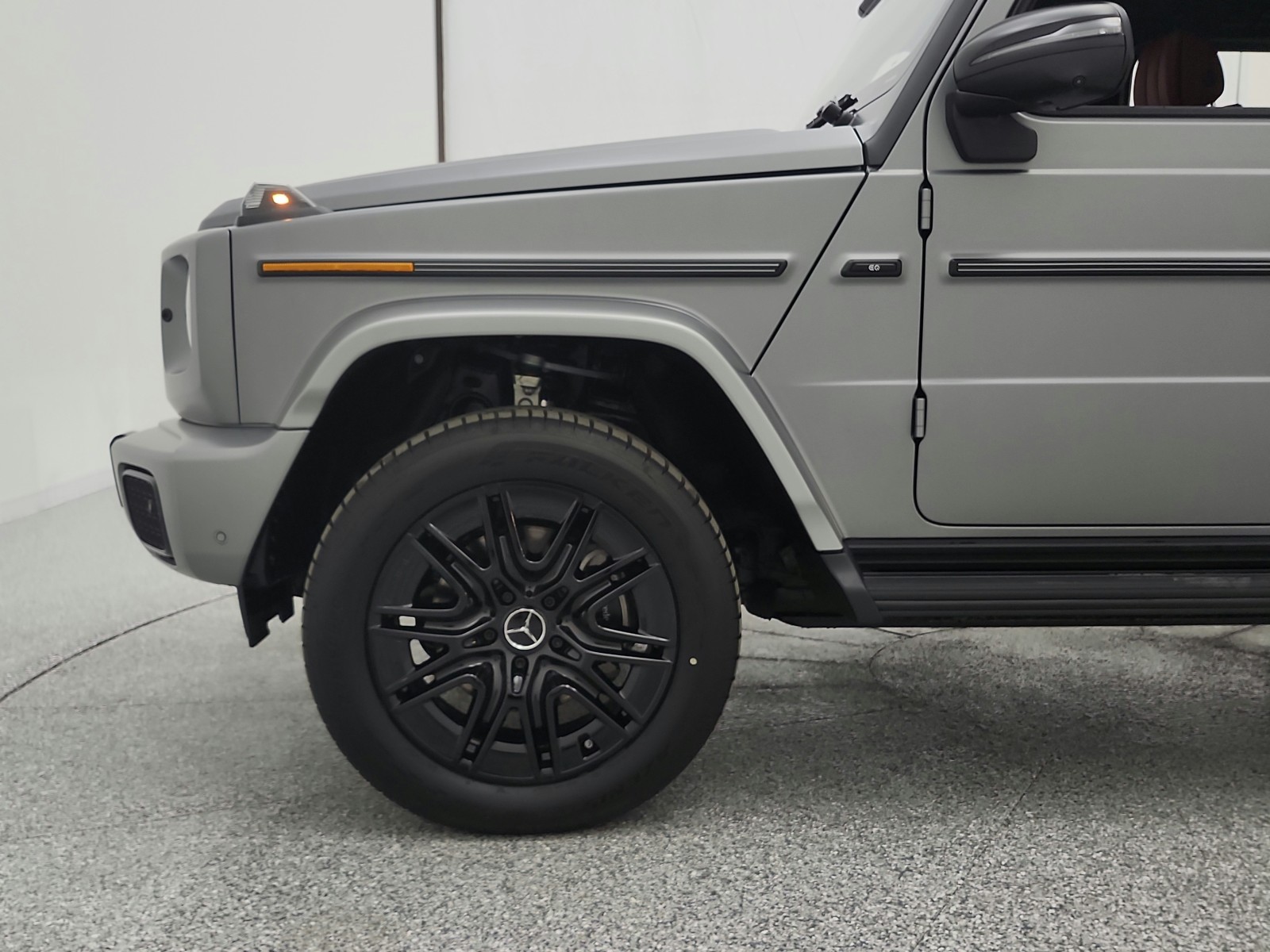 New 2026 MANUFAKTUR Platinum magno Mercedes-Benz G 580e image 13