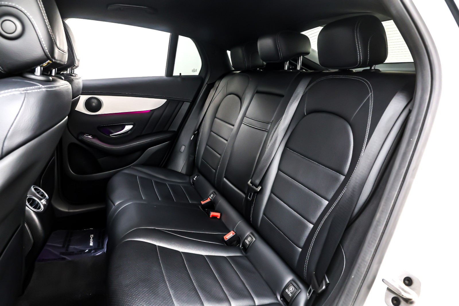 Used 2022 Polar White Mercedes-Benz GLC 300 4MATIC® Coupe image 9