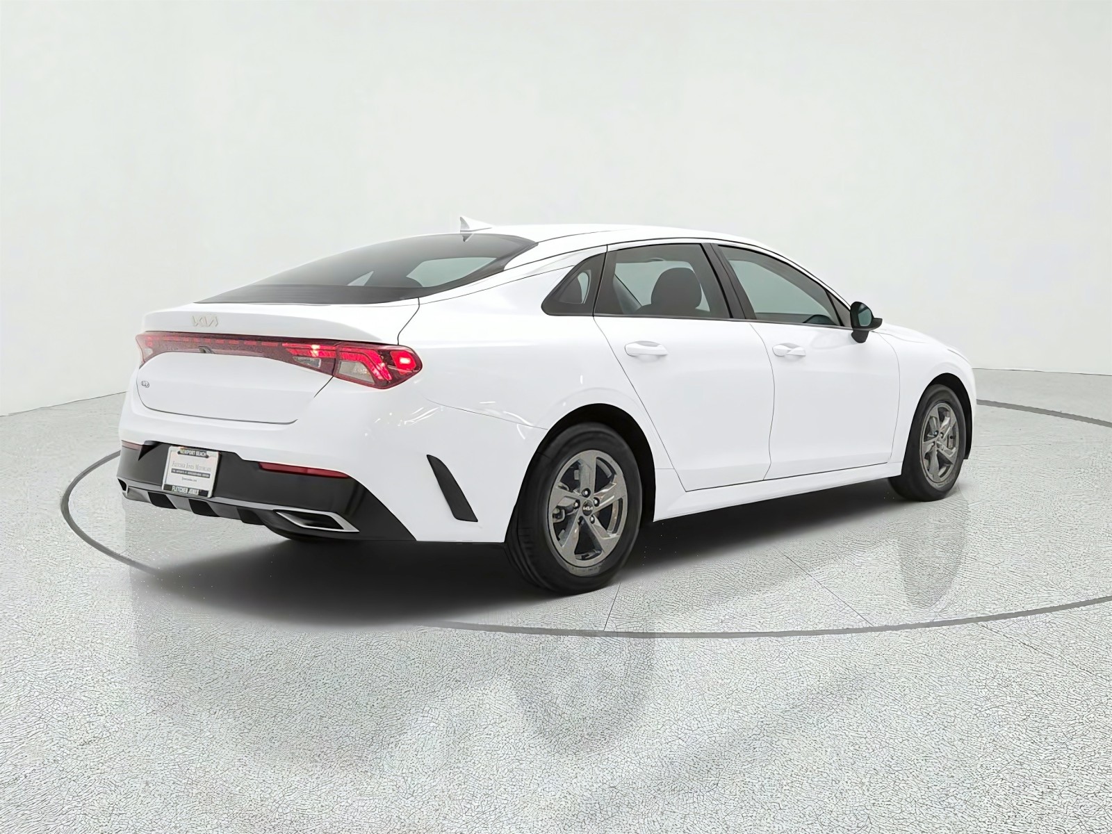 Used 2022 Glacial White Pearl Kia LXS Auto FWD image 5