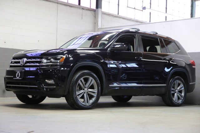 2019 Volkswagen Atlas 3.6L V6 SEL R-Line in Plainview, New York