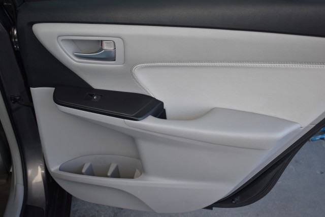 2015 Toyota Camry Hybrid Hybrid Leather Heated Front Seats Keyless Start Sa 34