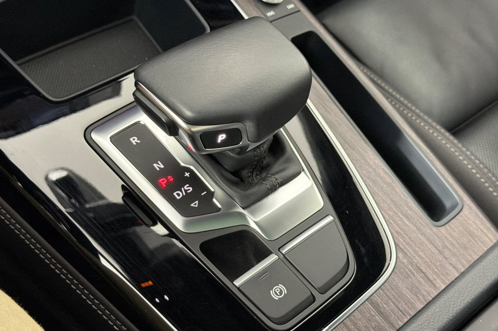 Used 2023 District Green Metallic Audi S line Prestige 45 TFSI quattro image 21