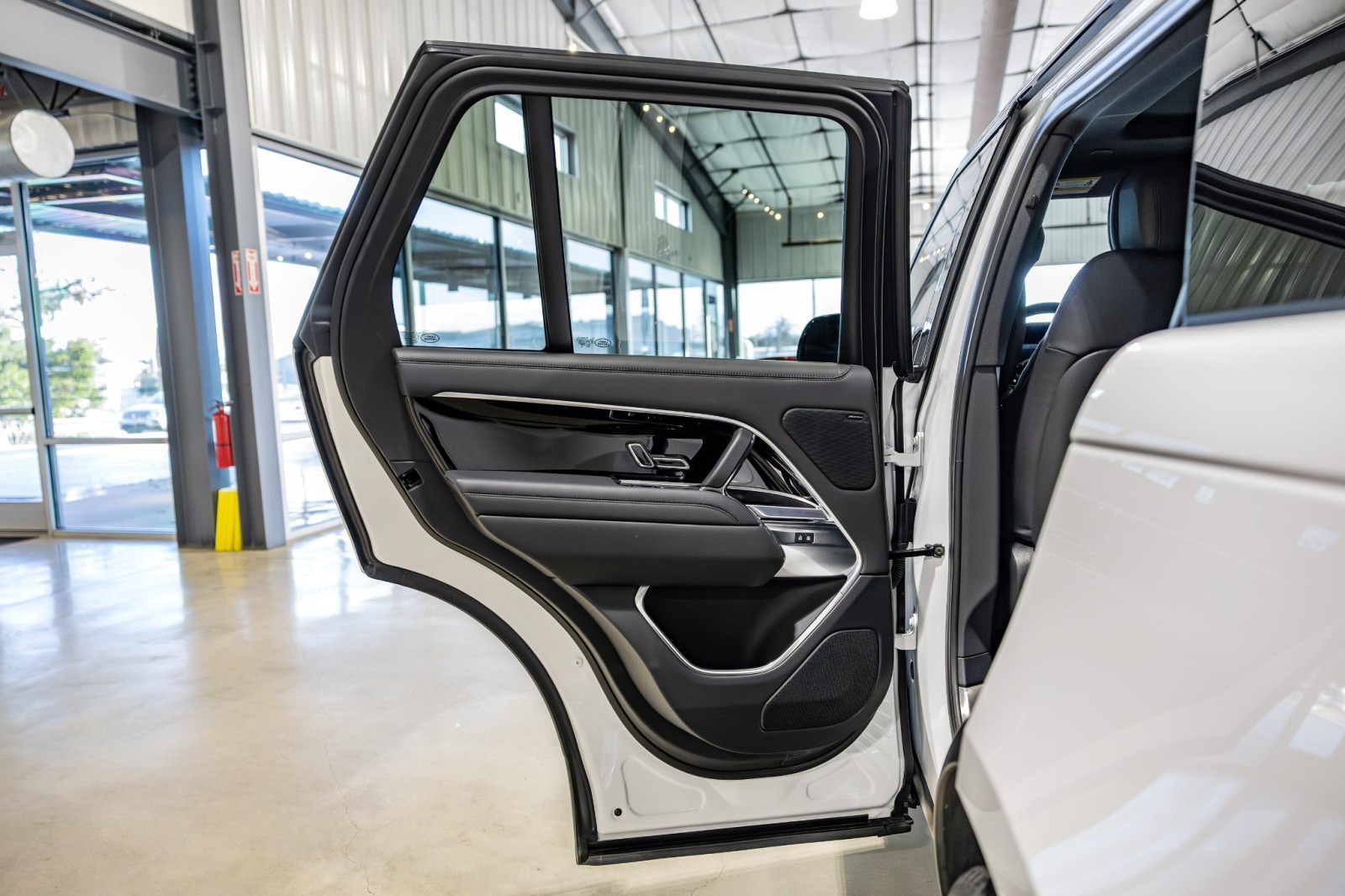 Used Car 2023 Land Rover Range Rover  Se - $140,310 Msrp - 23 Inch Wheels - Black Contrast Roof - One Owner For Sale Under $120,000 In Boerne, Texas