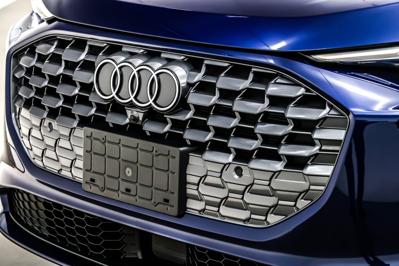 New 2025 Navarra Blue Metallic Audi Premium 2.0 TFSI quattro image 13