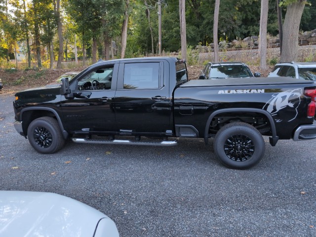 2024 Chevrolet Silverado 3500HD LT 16