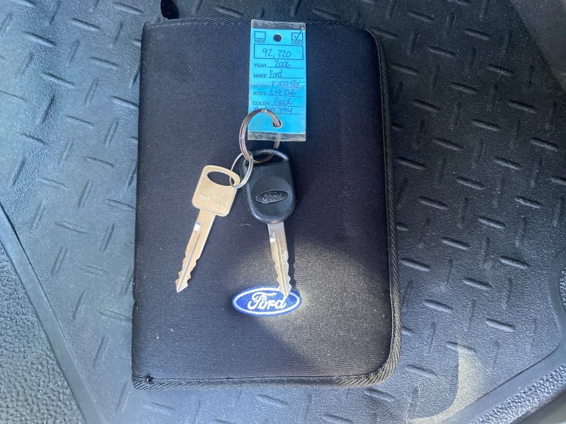 2006 Ford F-150 STX 4 DOOR LOW MILES 92,223 in ,