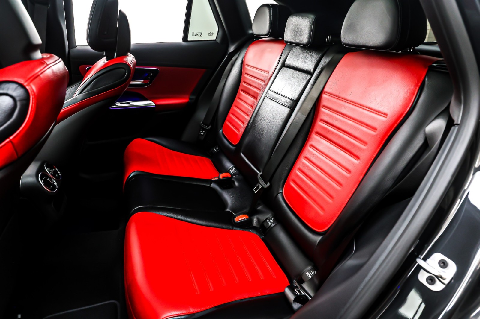 New 2026 Graphite Grey Metallic Mercedes-Benz GLC 300 image 8