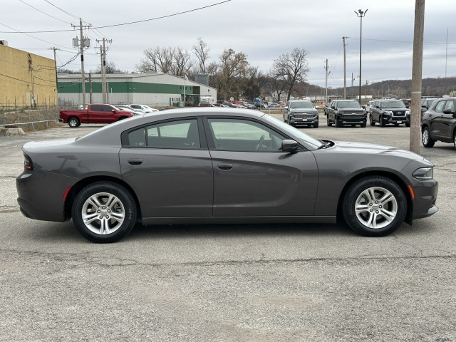 2022 Dodge Charger SXT 2