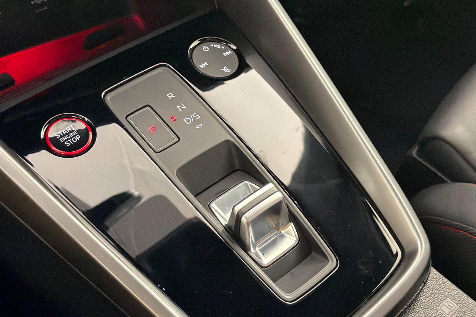 Used 2024 Mythos Black Metallic Audi Premium Plus 2.0 TFSI quattro image 20