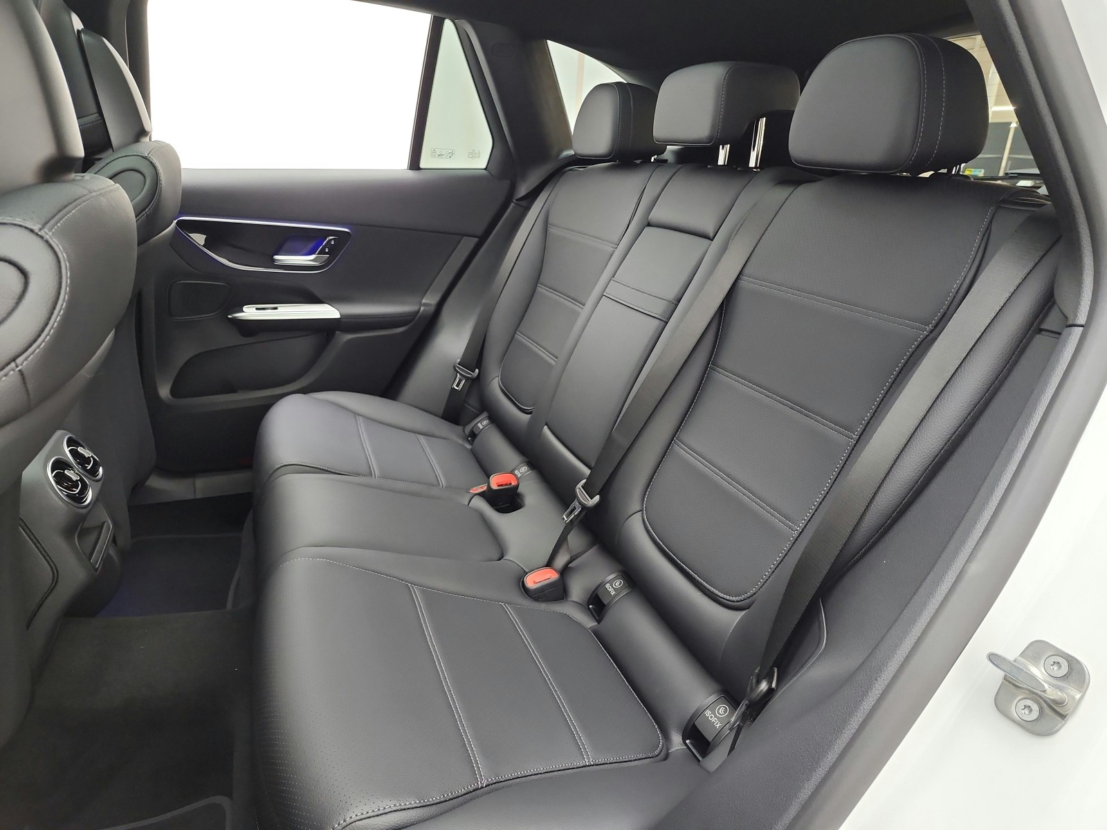 New 2027 Polar White Mercedes-Benz GLC 300 SUV image 11