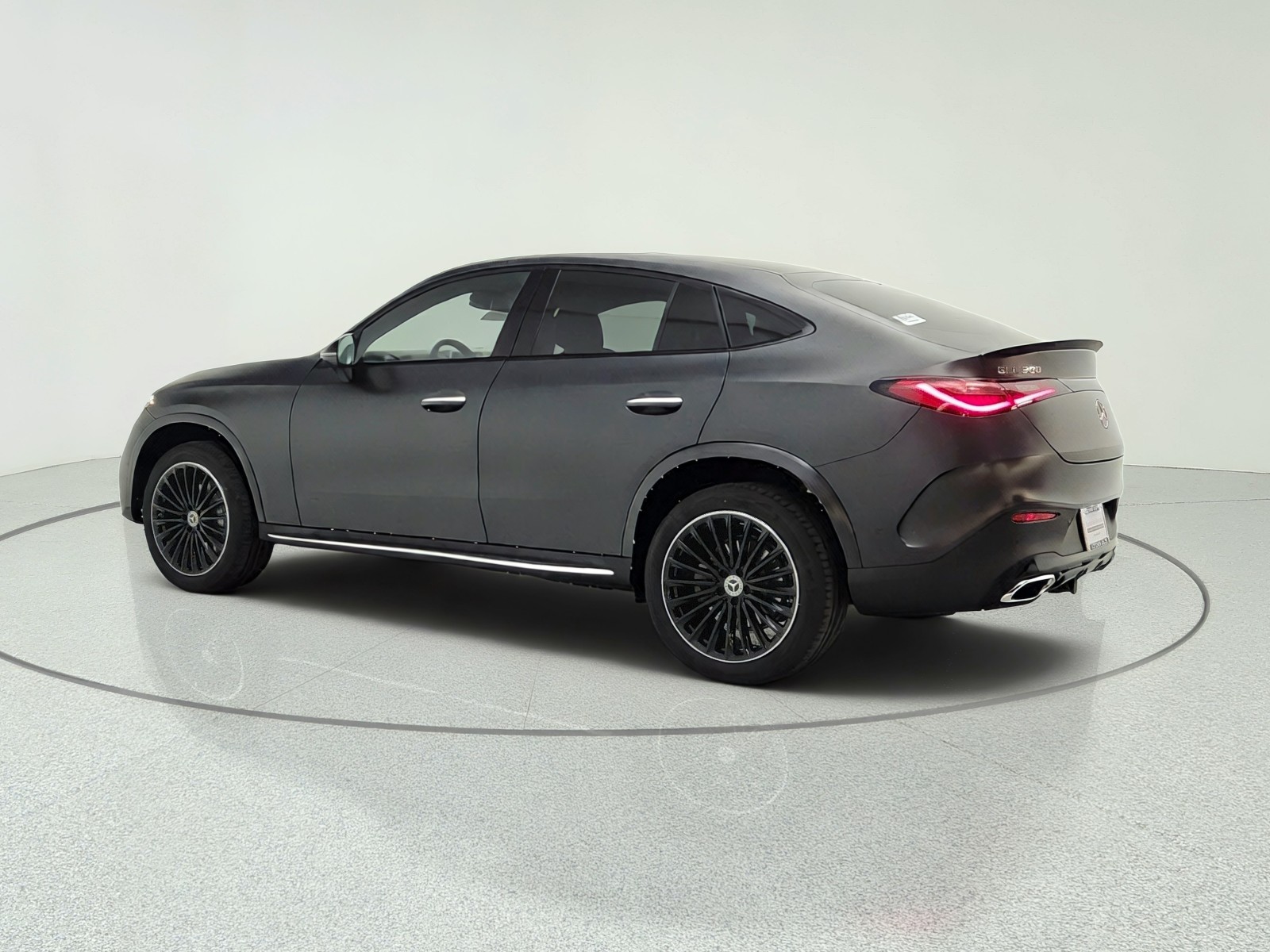 New 2026 MANUFAKTUR Graphite Grey Magno Mercedes-Benz GLC 300 4MATIC® Coupe image 7