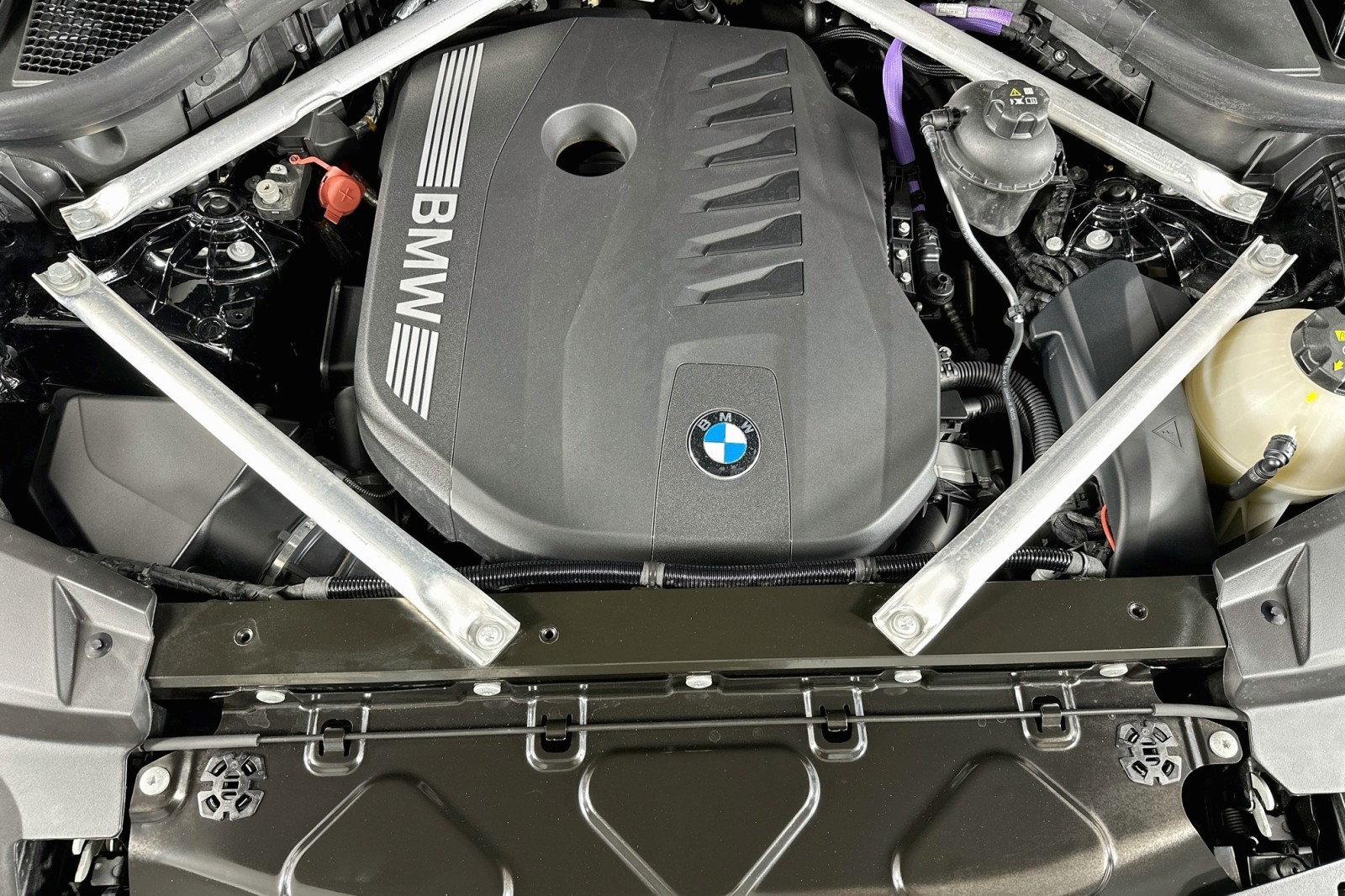 Used 2024 Black Sapphire Metallic BMW sDrive40i image 13