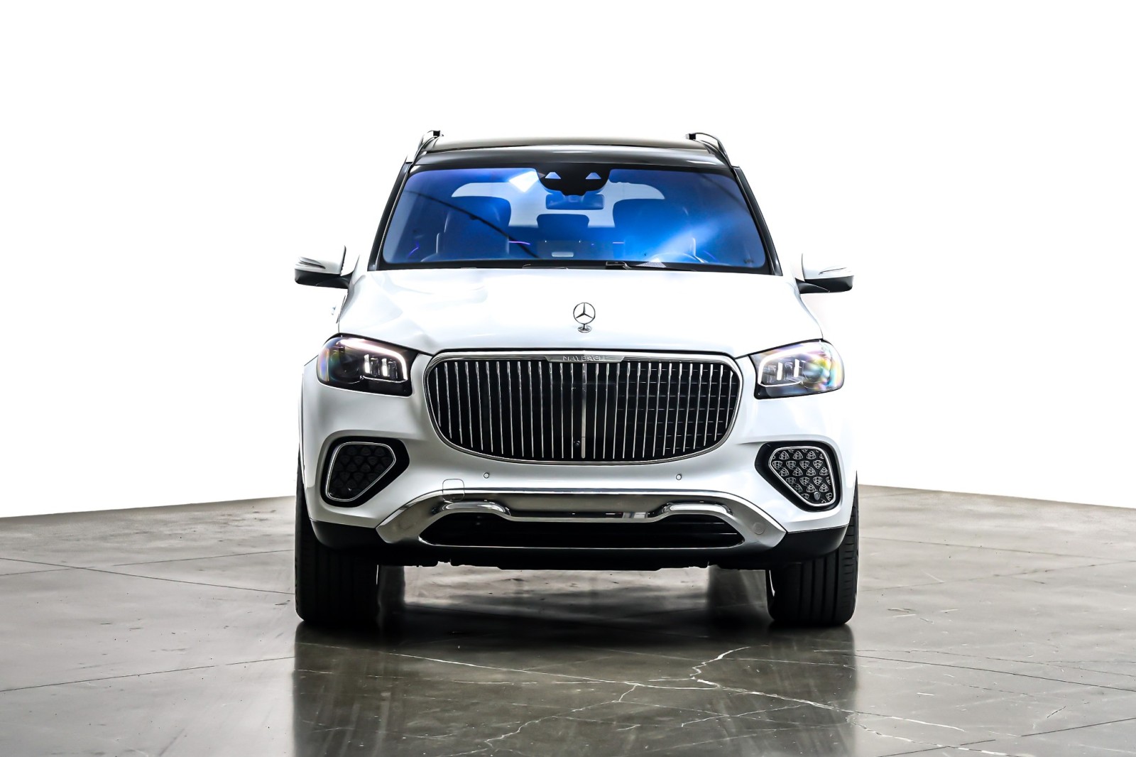 New 2026 MANUFAKTUR Moonlight White Metallic Mercedes-Benz Maybach GLS 600 image 2