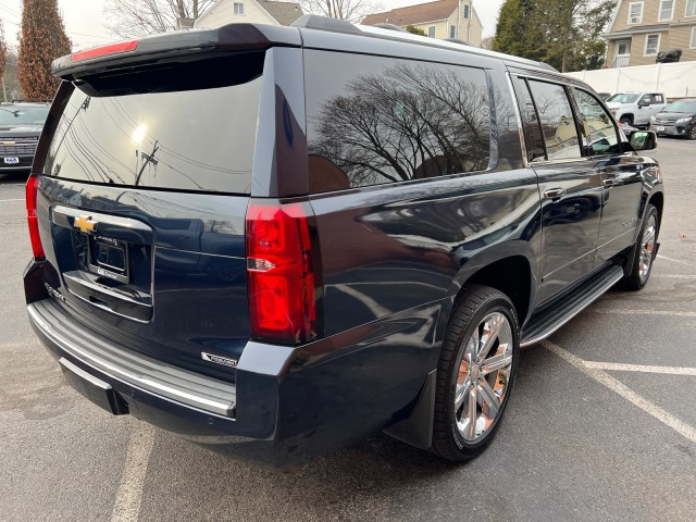 2017 Chevrolet Suburban Premier with Center Bench 10