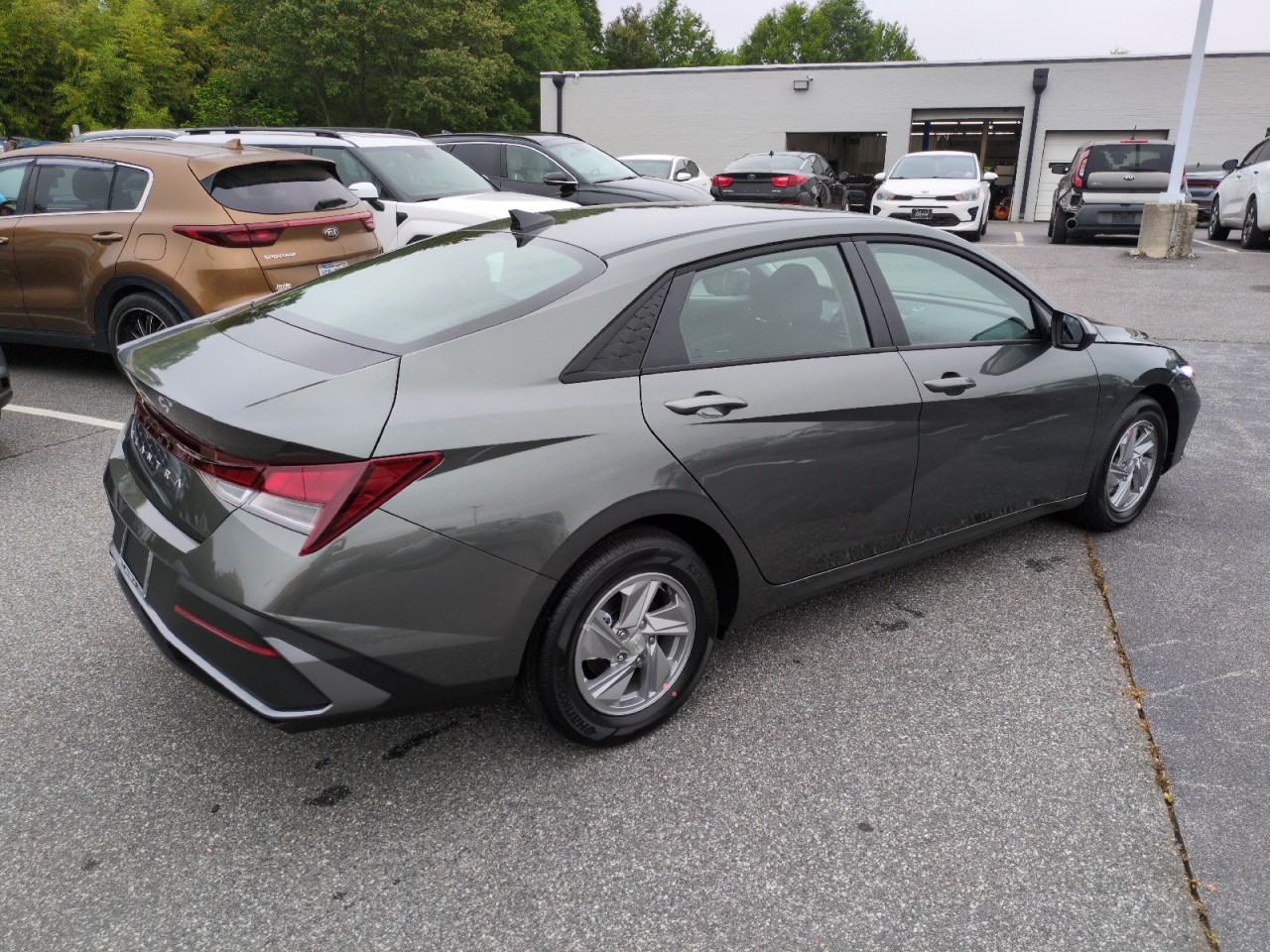 View vehicle photo 7