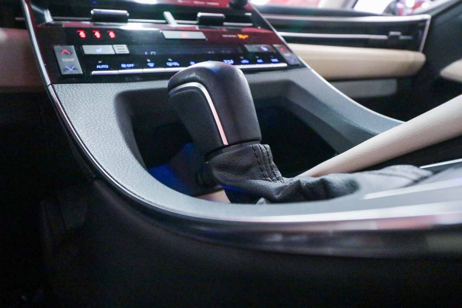 Used Car 2021 Toyota Avalon  Hybrid Xle For Sale Under $30,000 In Austin, Texas