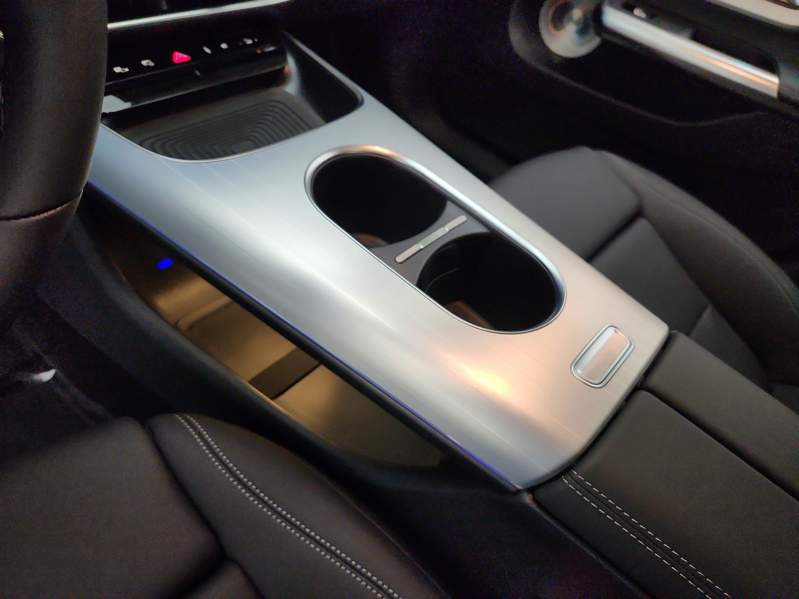 New 2027 MANUFAKTUR Alpine Grey Mercedes-Benz CLA 220 Hybrid FWD image 10