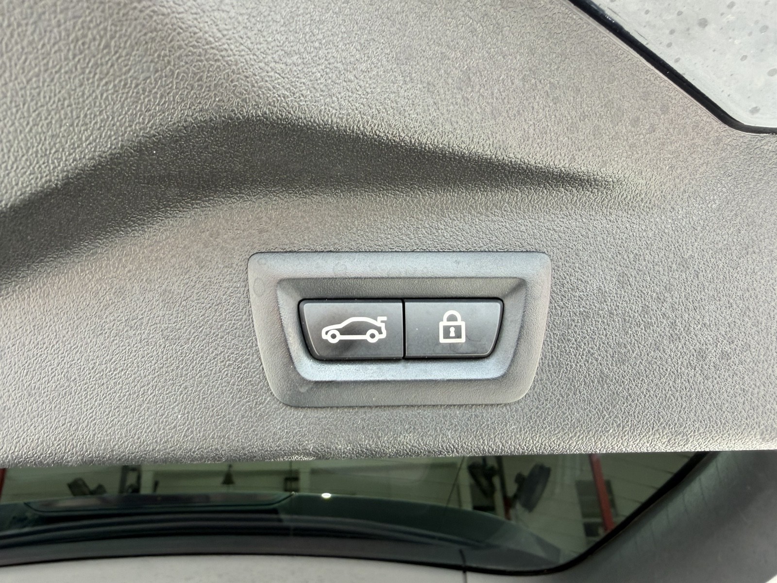 2020 BMW X7 - $33,988