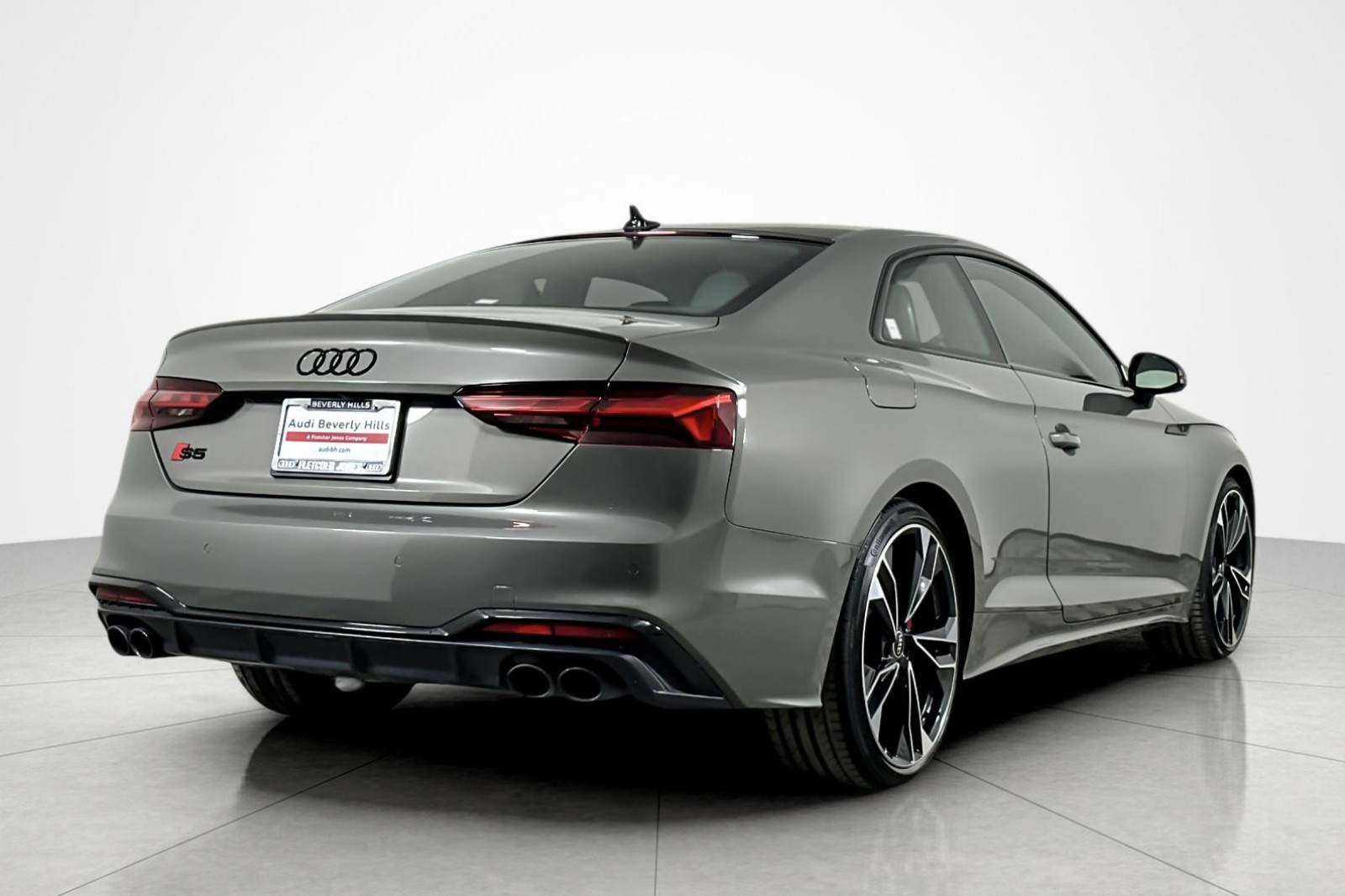 Used 2023 Chronos Gray Metallic Audi Premium Plus 3.0 TFSI quattro image 5