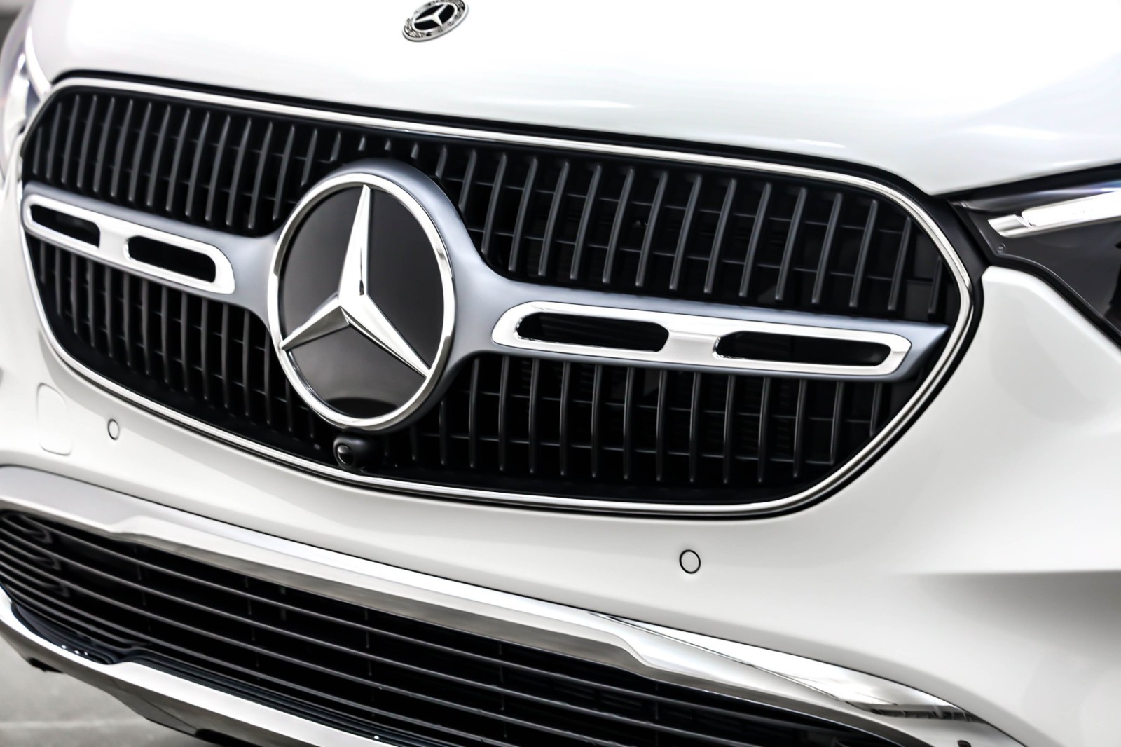 New 2026 Polar White Mercedes-Benz GLC 300 4MATIC® SUV image 13