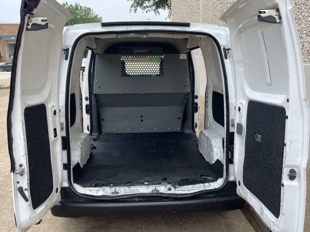 2018 Nissan NV200 Compact Cargo S 17