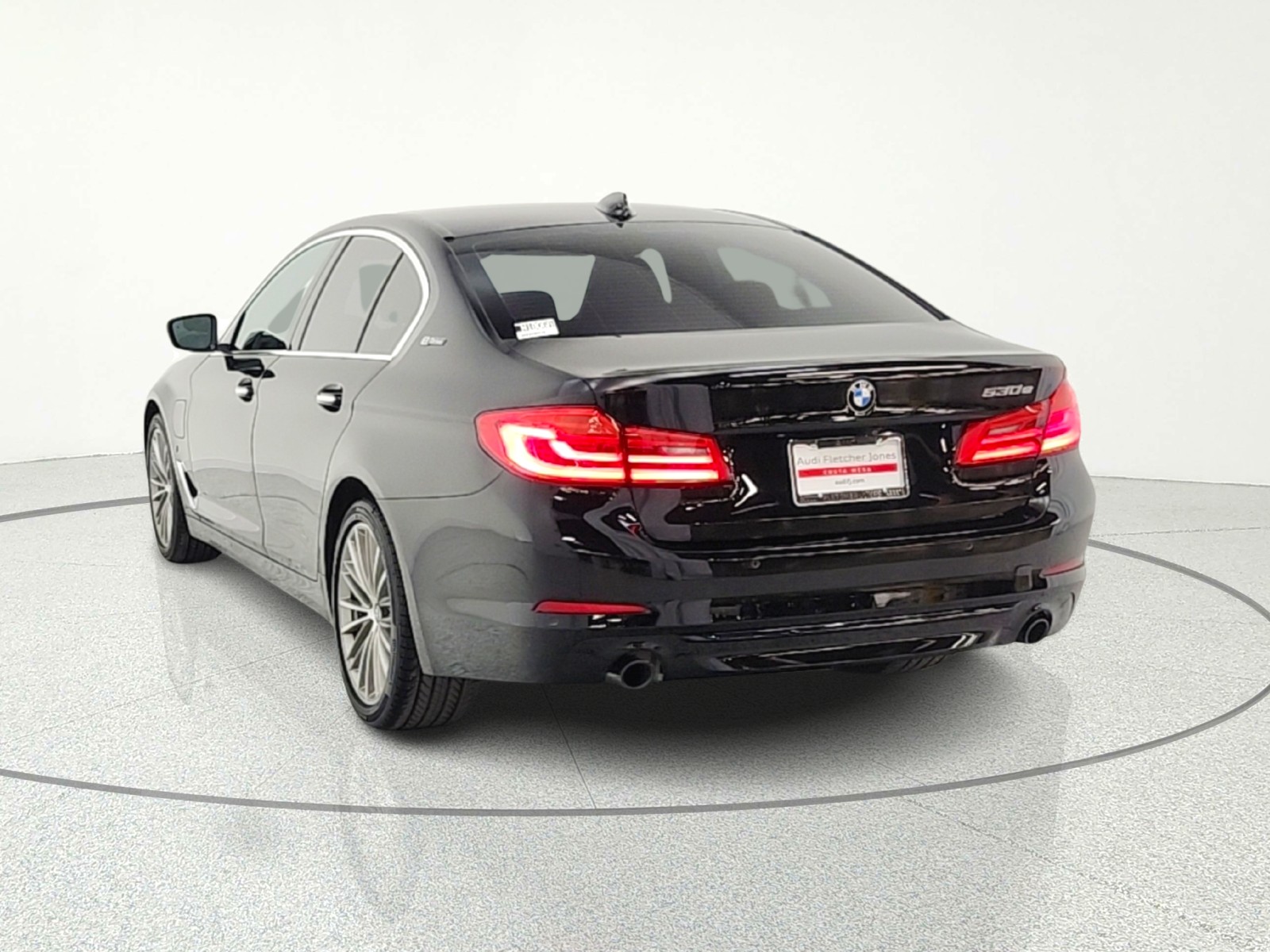 Used 2018 Jet Black BMW 530e iPerformance Plug-In Hybrid image 6