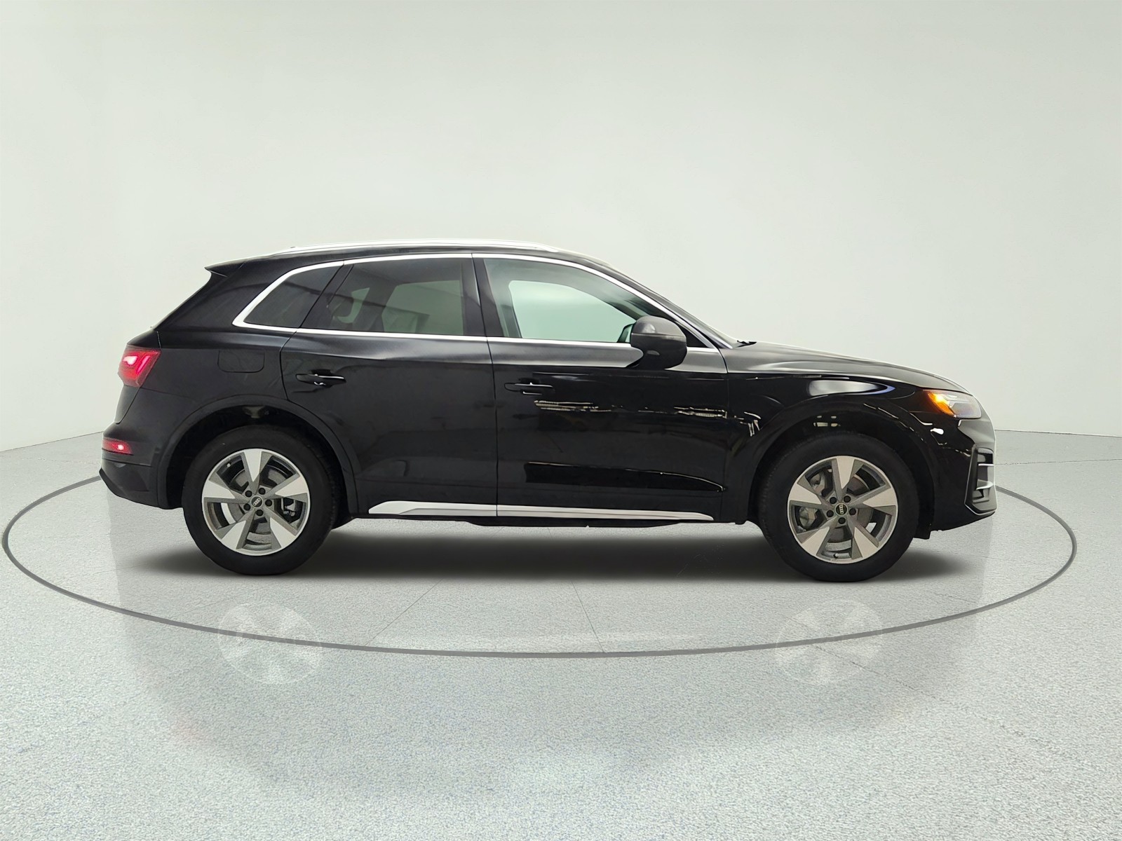 Used 2023 Brilliant Black Audi Premium Plus image 4