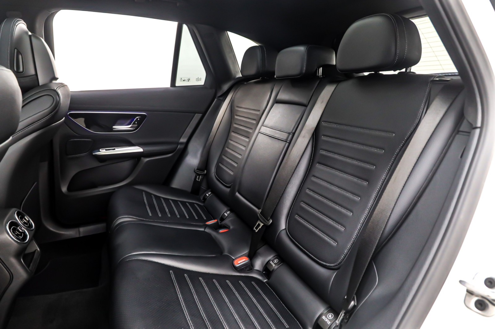 New 2026 Polar White Mercedes-Benz GLC 300 SUV image 8