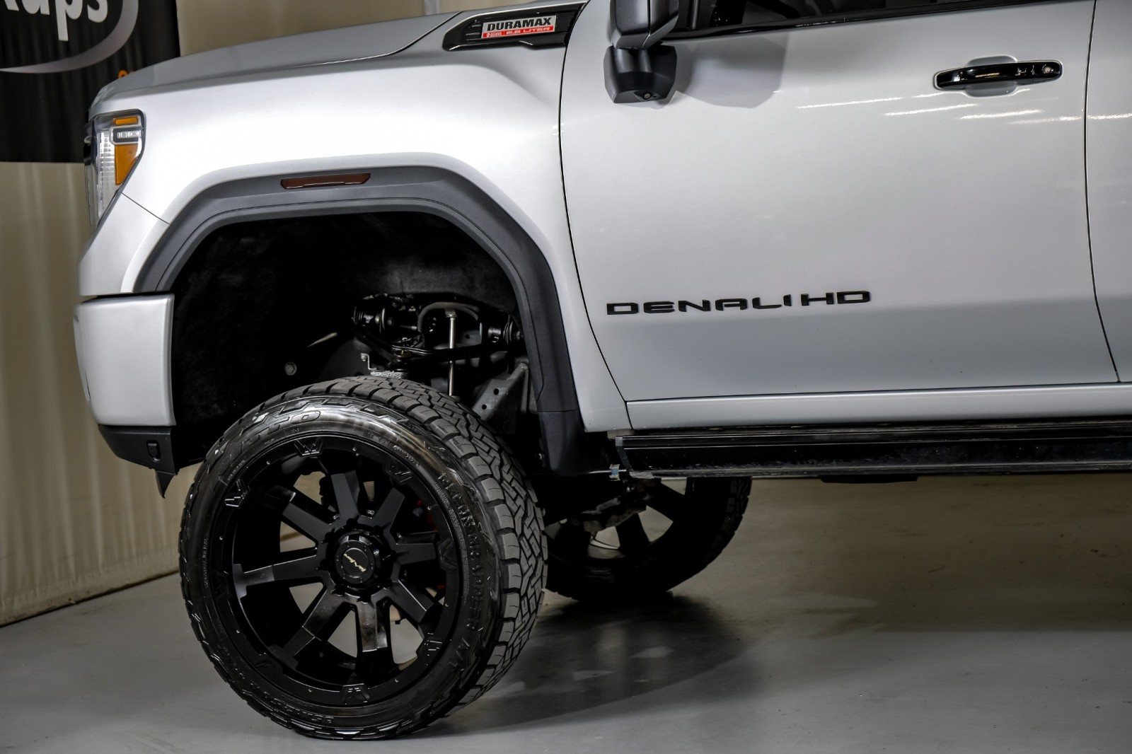 2023 GMC Sierra 2500HD Denali 10