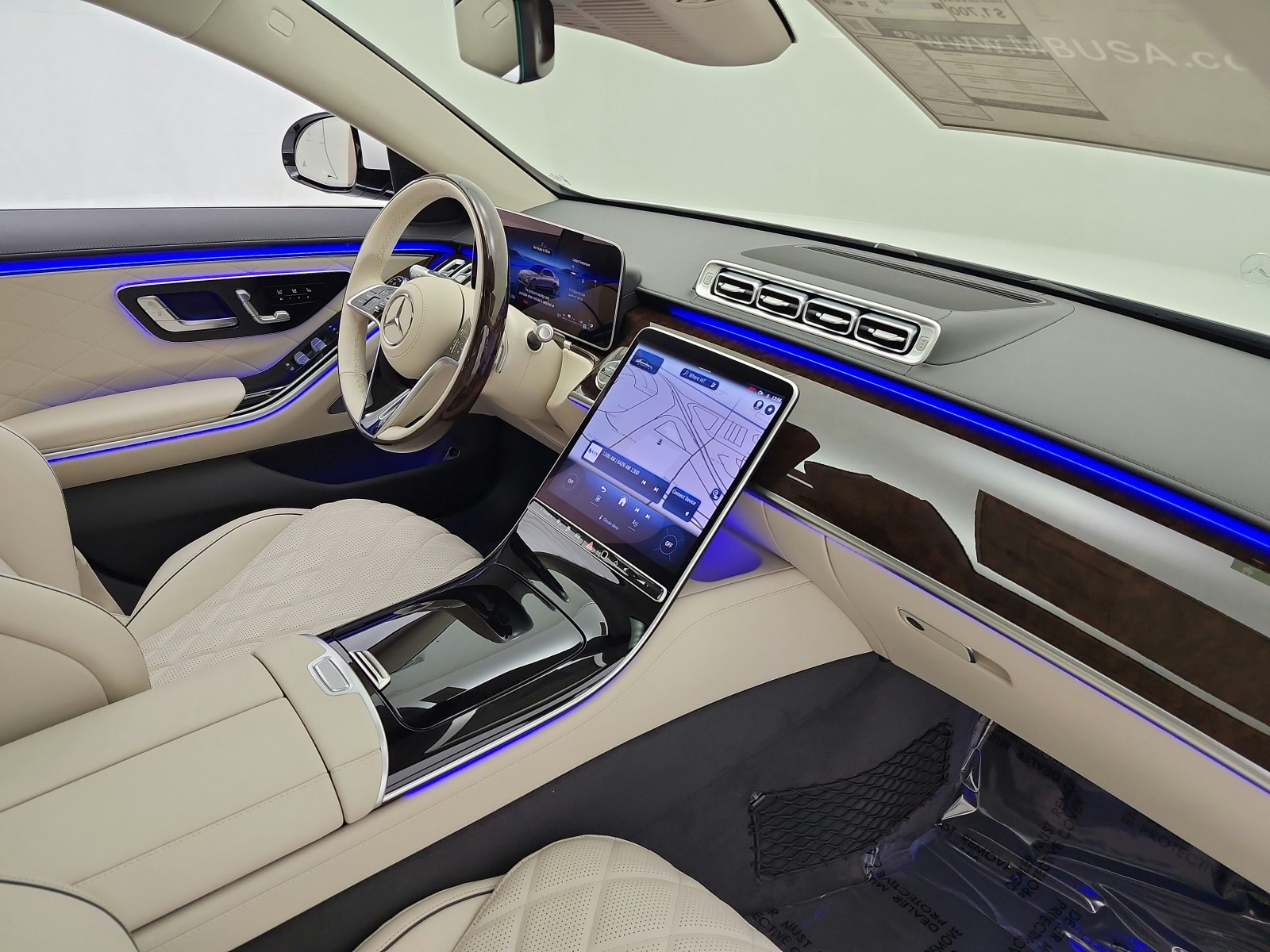 New 2026 MANUFAKTUR Moonlight White Metallic Mercedes-Benz S 580e 4MATIC® Sedan image 14