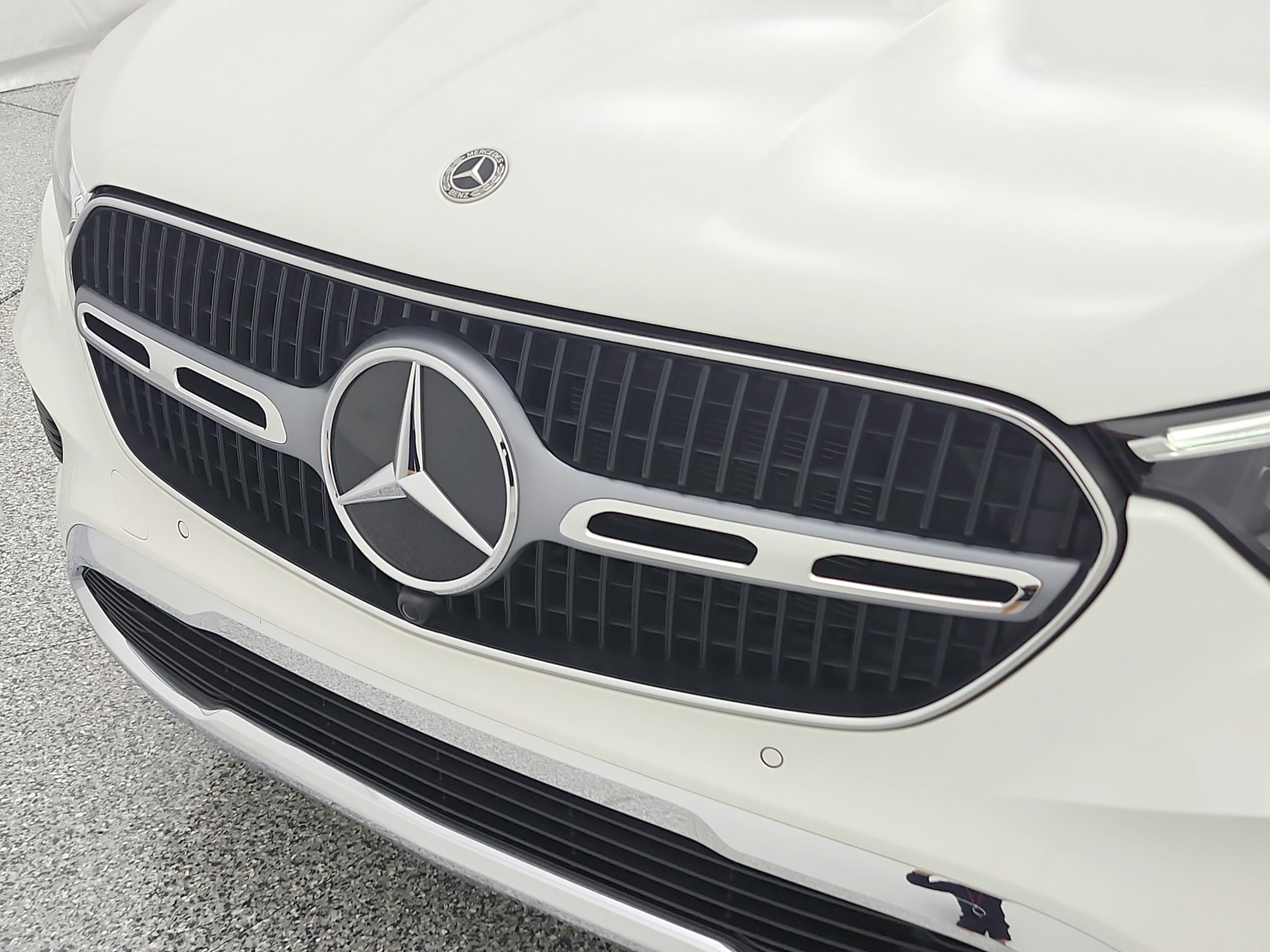 Certified Used 2025 Polar White Mercedes-Benz GLC 300 SUV image 14