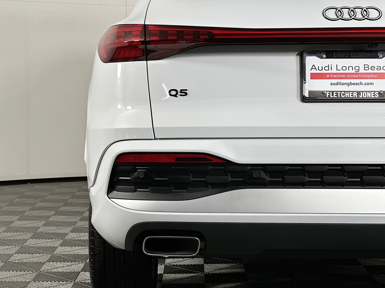 Used 2025 Glacier White Metallic Audi Premium Plus image 17
