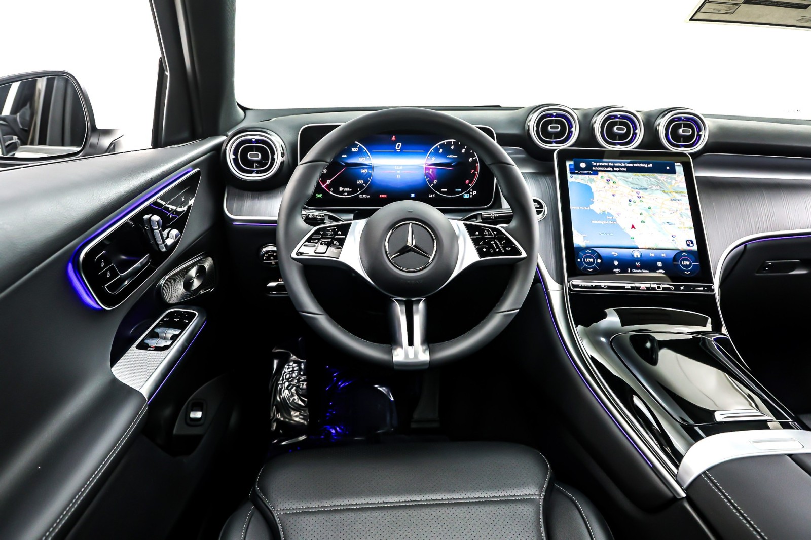 New 2026 Polar White Mercedes-Benz GLC 300 image 4