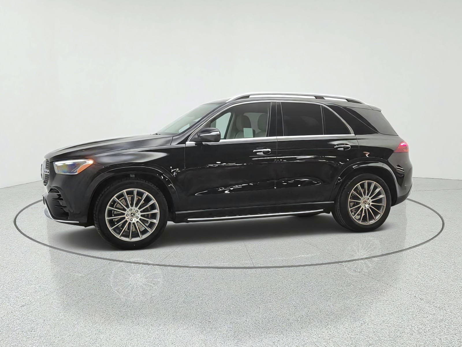 New 2026 Obsidian Black Metallic Mercedes-Benz GLE 450 4MATIC® SUV image 8