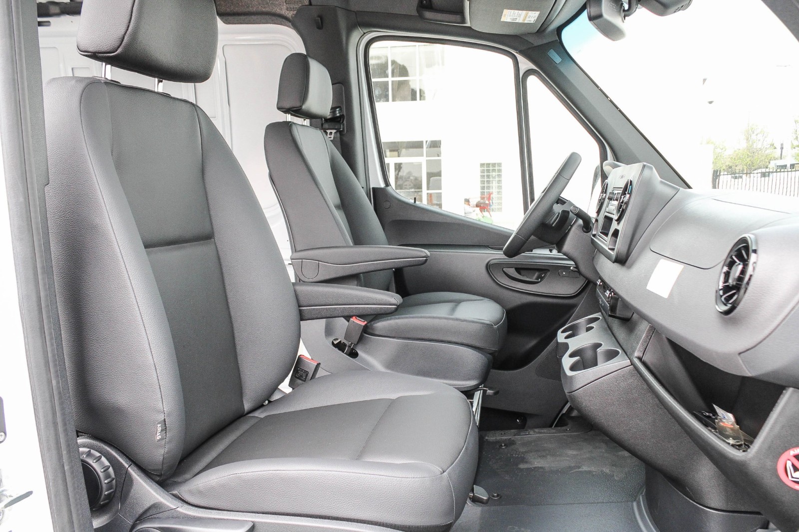 Sprinter Cargo Van 2500 w/144-Inch Wheelbase