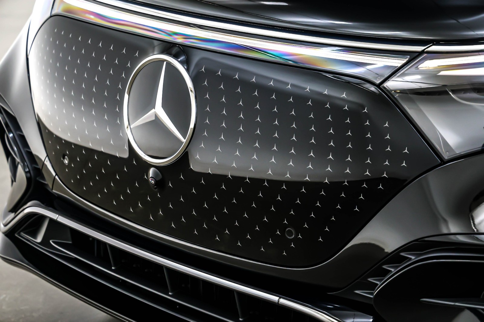 New 2026 Black Mercedes-Benz EQS 400 4MATIC® SUV image 12