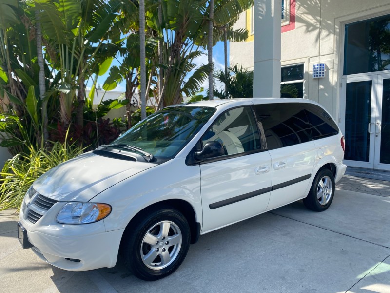 2006 Dodge Caravan SXT LOW MILES 28,367 1 OWNER HANDICAP LIFT in , 
