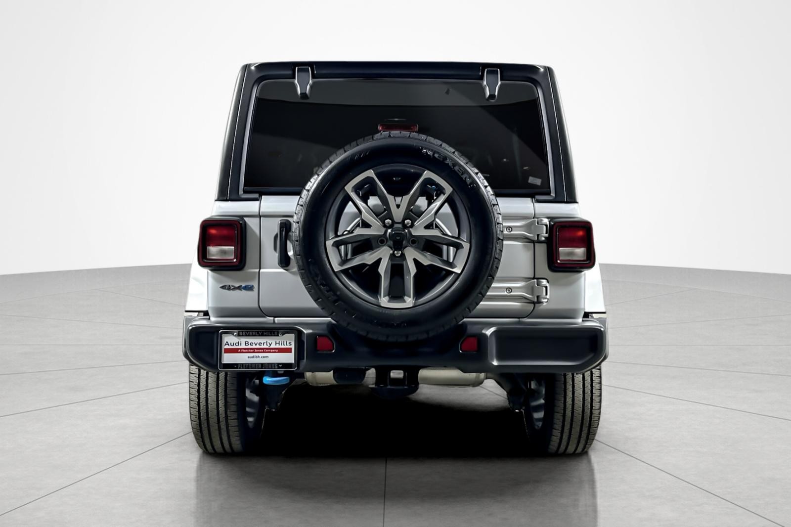 Used 2024 SILVER Jeep Sport S image 4