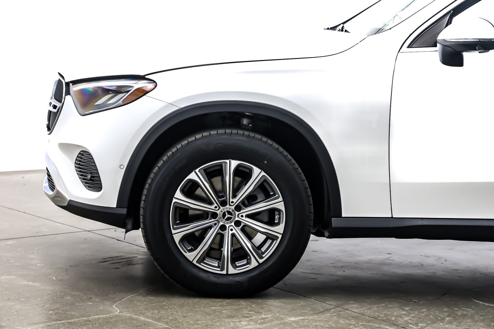 New 2026 Polar White Mercedes-Benz GLC 300 image 10