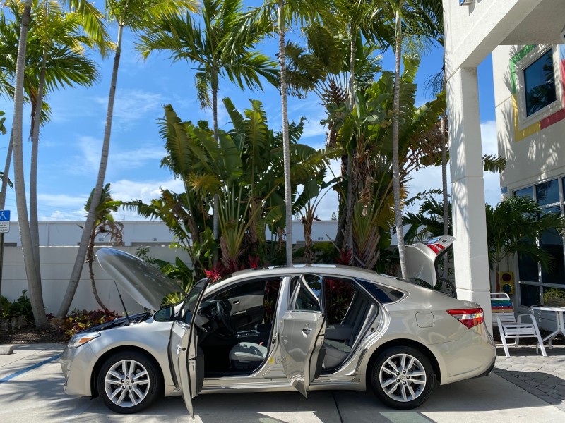 2013 Toyota Avalon XLE Premium LOW MILES 56,196 in , 