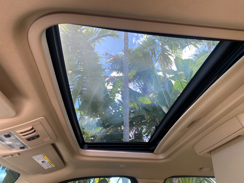 2013 Cadillac Escalade Luxury 1 OWNER LOW MILES 70,251 in ,