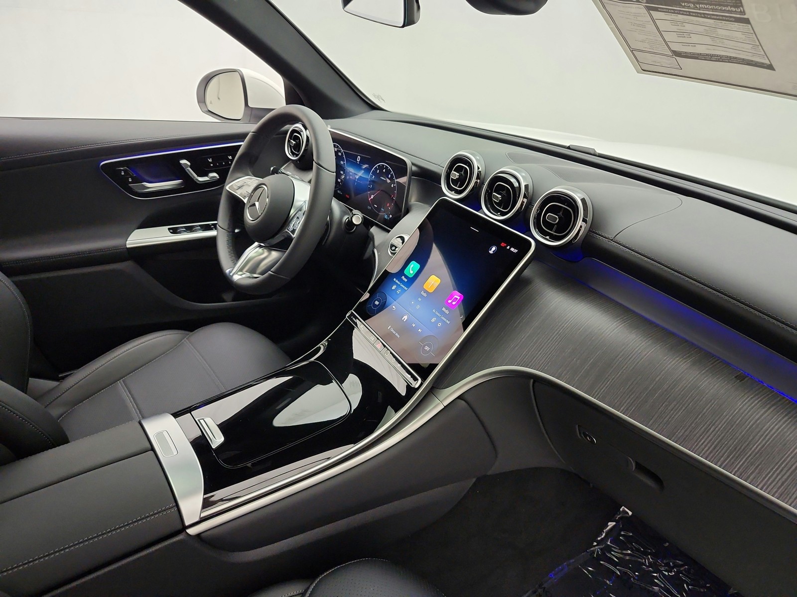 New 2027 Polar White Mercedes-Benz GLC 300 SUV image 13