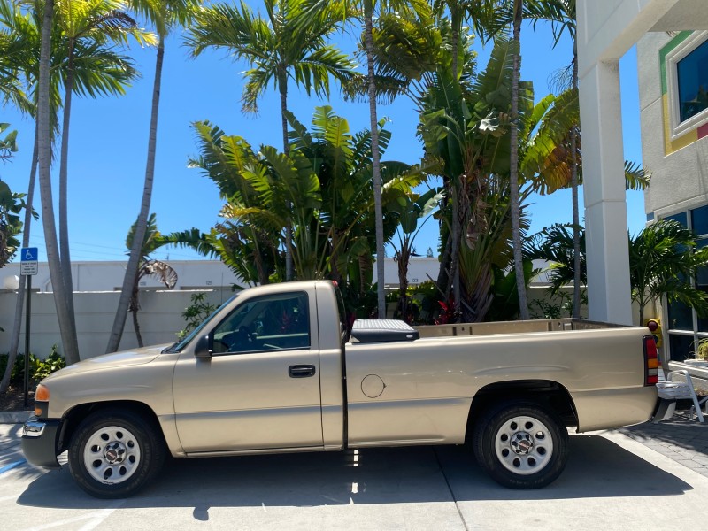 2005 GMC Sierra 1500 LOW MILES 83837 AC NO ACCIDENTS in ,
